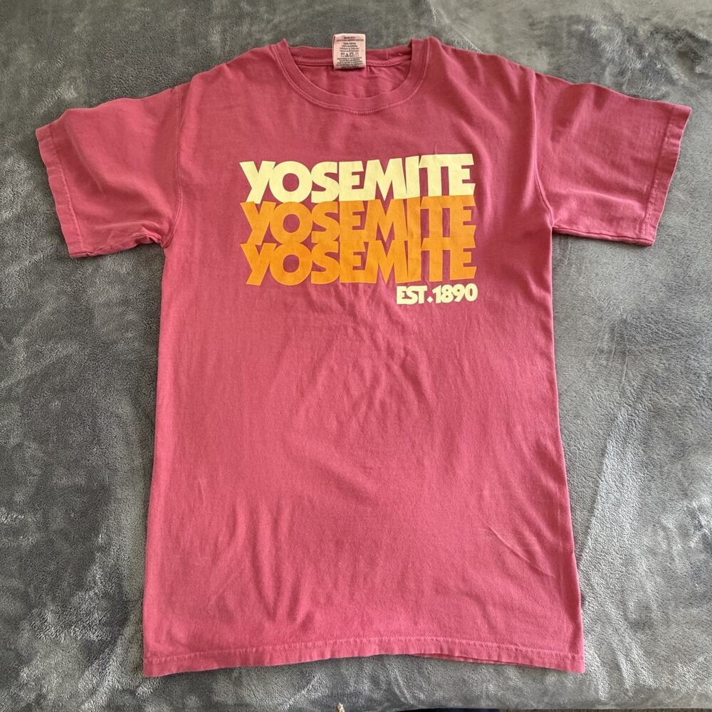 Comfort Wash Yosemite Graphic Red Cotton Crew Neck Short Sleeve T-Shirt Size S